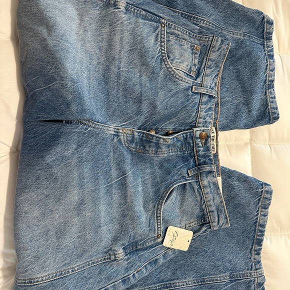 Classic Blue Women's Jeans - Picture 2 of 6